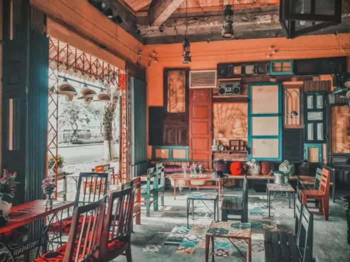 trang-tri-quan-cafe-co-dien